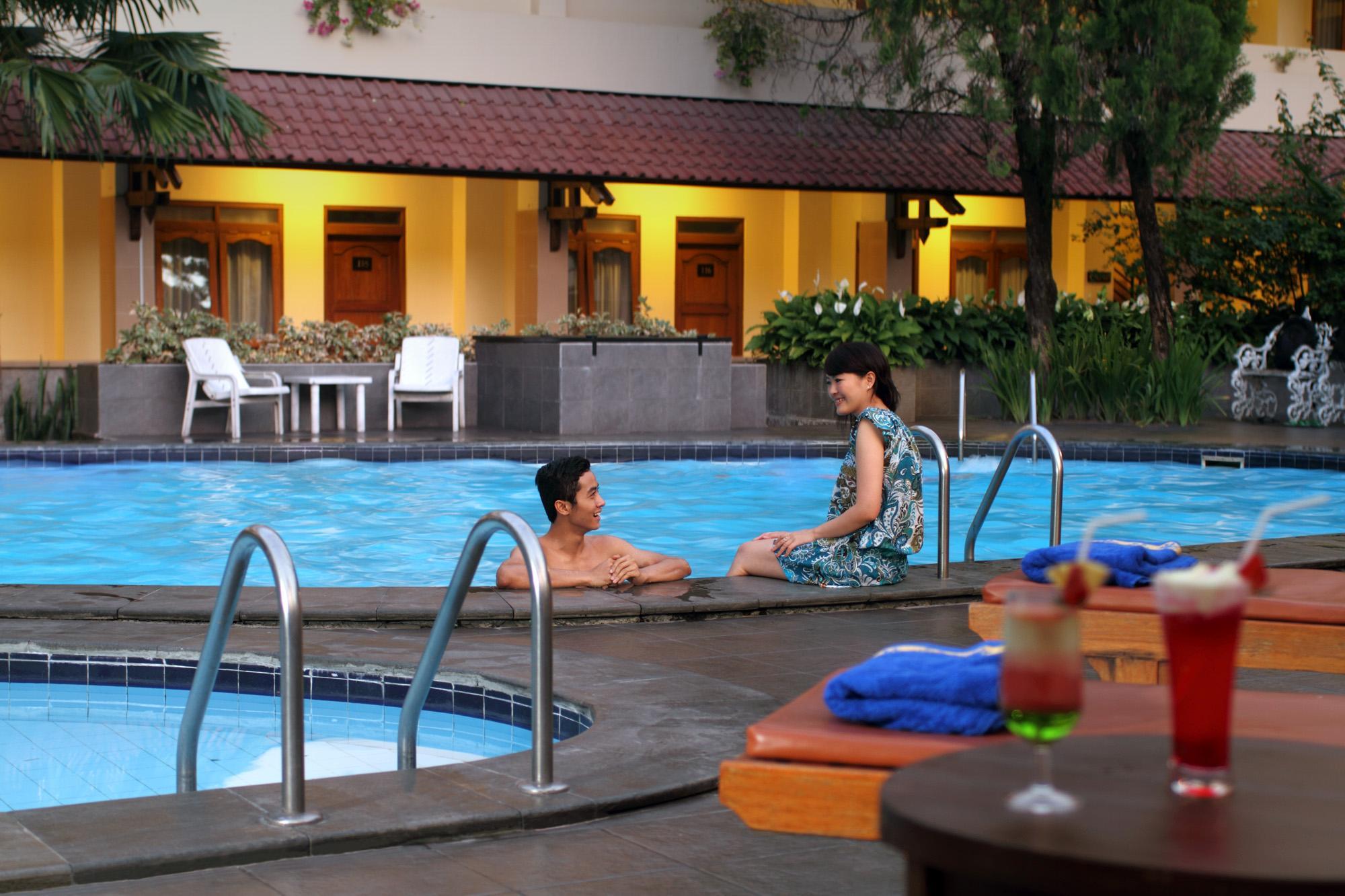 Cakra Kembang Hotel Kejayan Exterior foto